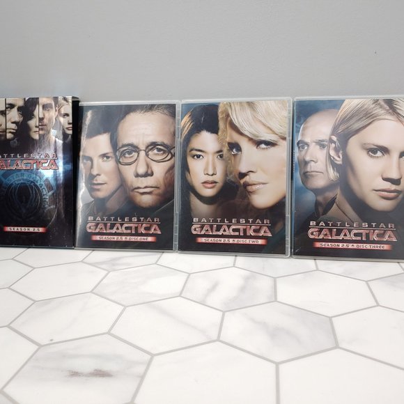 BATTLESTAR GALACTICA Collector Series Seasons 2, 2.5, 3, Razor, 4&4.5 -19 discs. - Picture 7 of 14